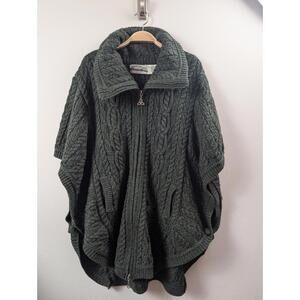Aran Crafts Ireland 100% Merino Wool Green Poncho Sweater  Cape w /Pockets M / L